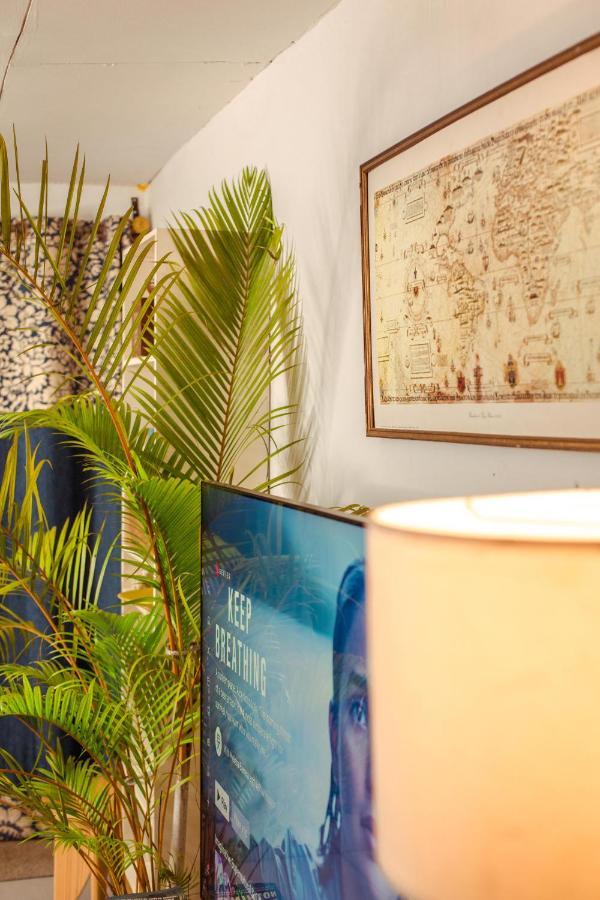 Palm Springs Bed & Breakfast Bed and Breakfast Limbe Exterior foto